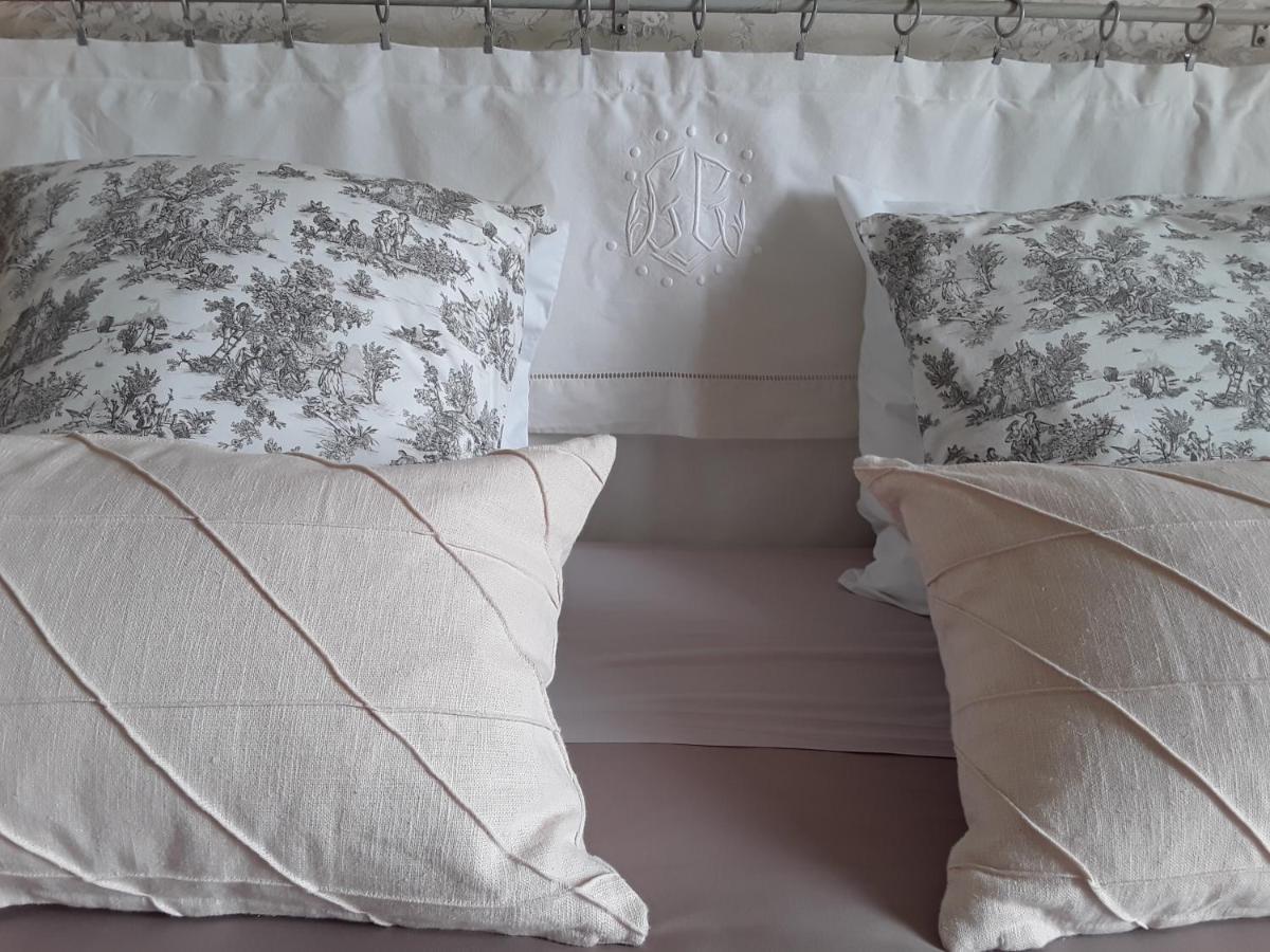 Le Manoir De Crisolles Bed & Breakfast エクステリア 写真