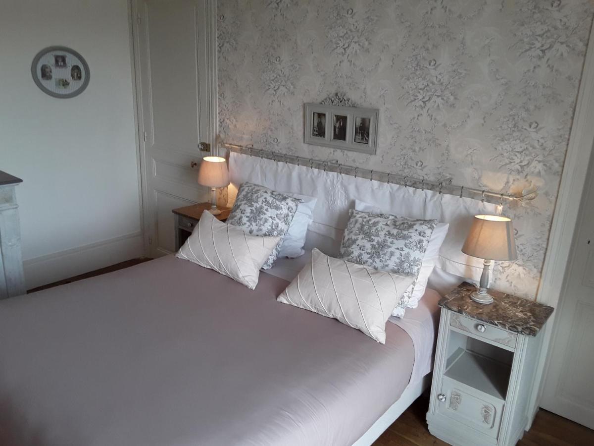 Le Manoir De Crisolles Bed & Breakfast エクステリア 写真