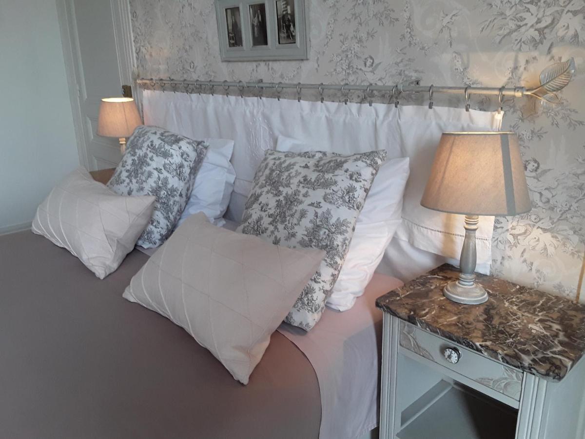 Le Manoir De Crisolles Bed & Breakfast エクステリア 写真